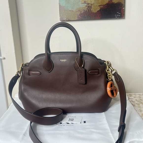 Coach Empire 28 Maple with gold hardware. - Picture 10 of 16